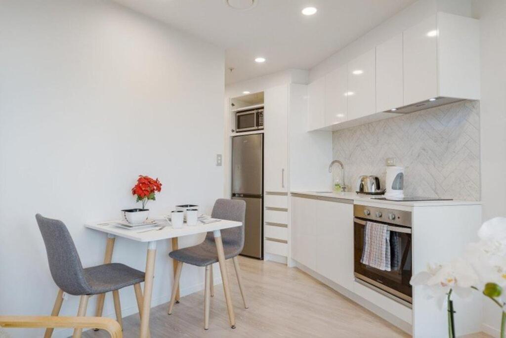 Free Wifi!! Spacious 1-Bedroom Apt, Auckland Cbd Eksteriør billede