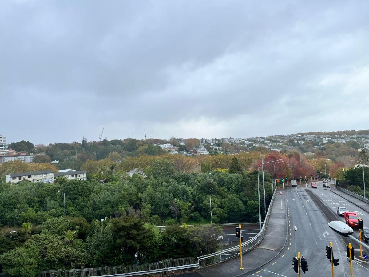 Free Wifi!! Spacious 1-Bedroom Apt, Auckland Cbd Eksteriør billede